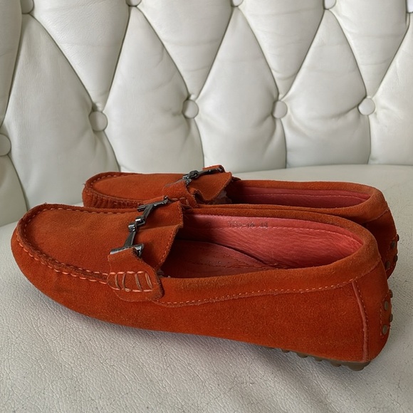 Tod’s Women’s Loafers - Picture 6 of 17